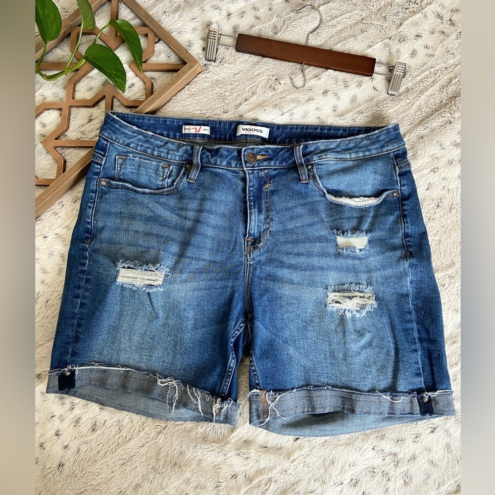 VIGOSS Marley Cuffed Distressed Short - Size 16W